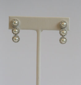 American Jewelry 18k White Gold 5-5.5mm Akoya Pearl 1.5ctw Diamond Triple Halo Dangle Earrings