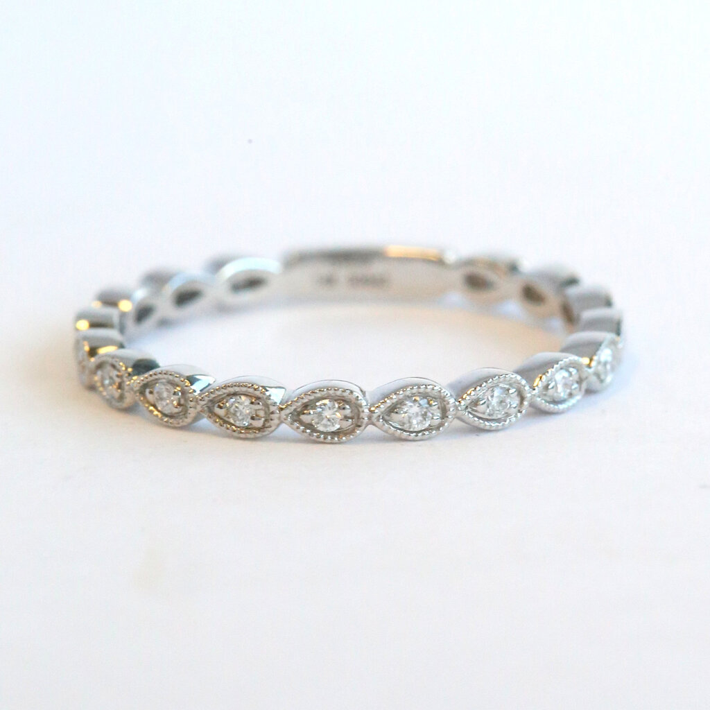 American Jewelry 14k White Gold .13ctw Diamond Milgrain Wedding Band