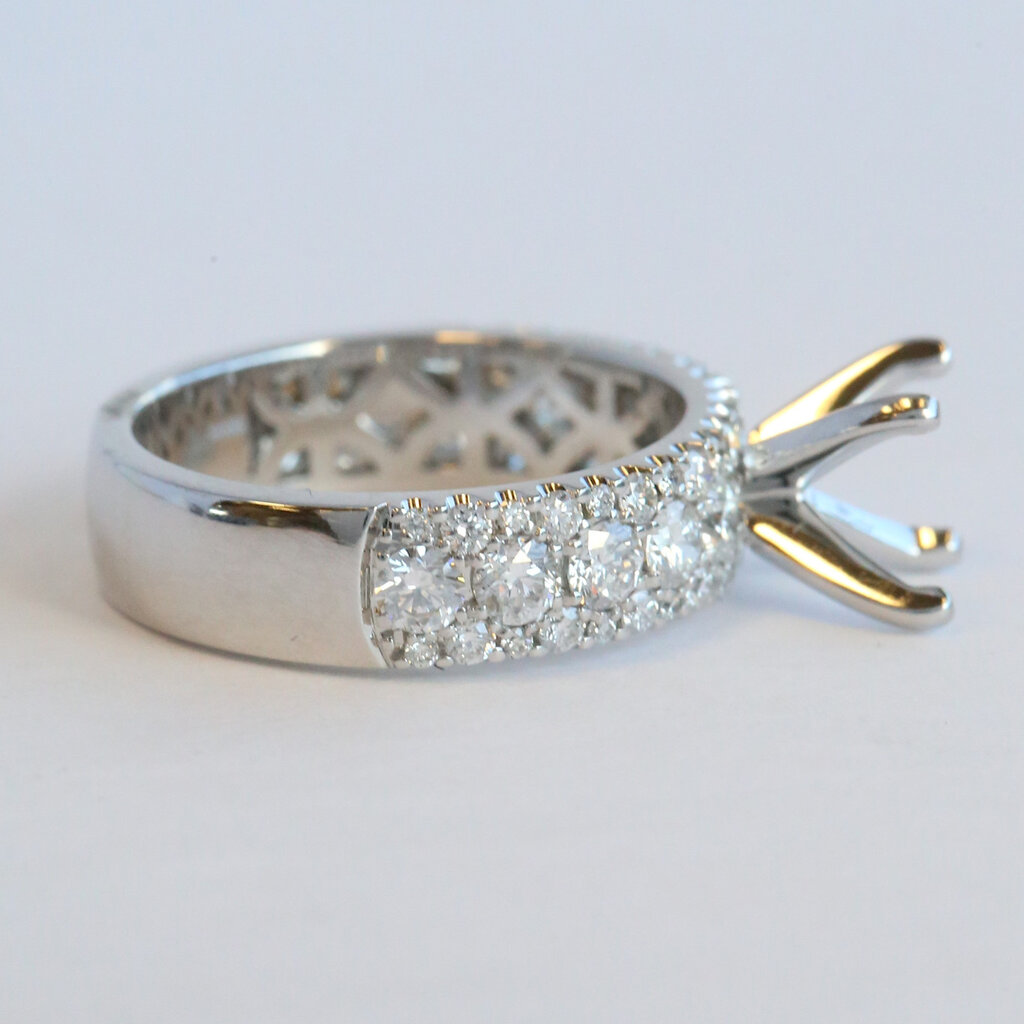 American Jewelry 14k White Gold 1.33ctw Round Brilliant Diamond Semi Mount Engagement Ring