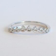 American Jewelry 14k White Gold .12ctw Diamond Tiara Point Wedding Band
