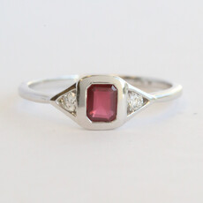 American Jewelry 14k White Gold .65ct Ruby .10 Emerald Cut & Round 3 Stone Ring