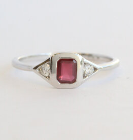 American Jewelry 14k White Gold .65ct Ruby .10 Emerald Cut & Round 3 Stone Ring