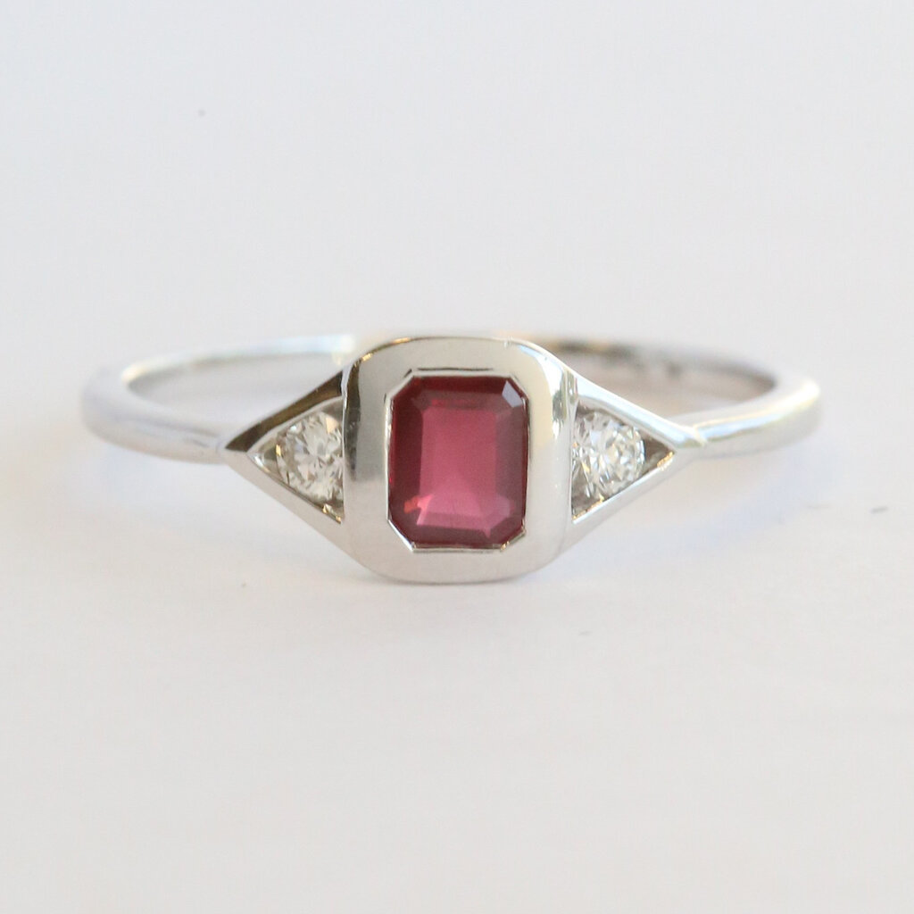 American Jewelry 14k White Gold .65ct Ruby .10 Emerald Cut & Round 3 Stone Ring