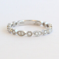 American Jewelry 14k White Gold .14ctw Diamond Scalloped Wedding Band