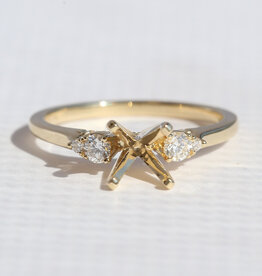 American Jewelry 14k Yellow Gold .28ctw Pear Side Accent Semi Mount Engagement Ring