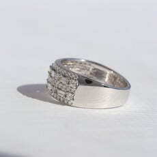 American Jewelry 14k White Gold 1.03ctw Diamond Round & Baguette Band Ring