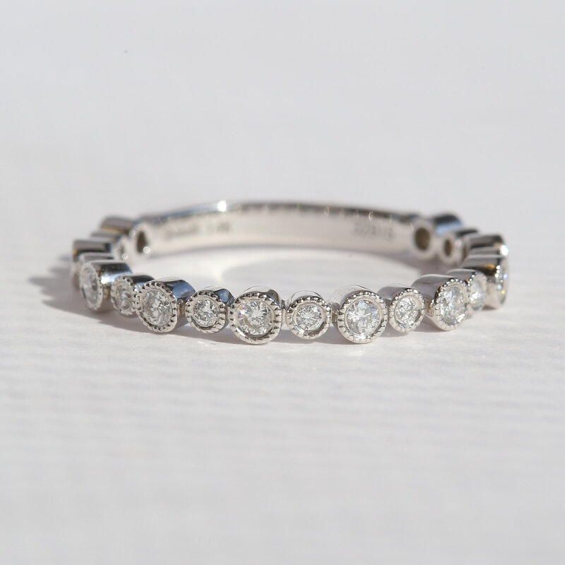 American Jewelry 14k White Gold .26ctw Diamond Milgrain Bezel Wedding Band