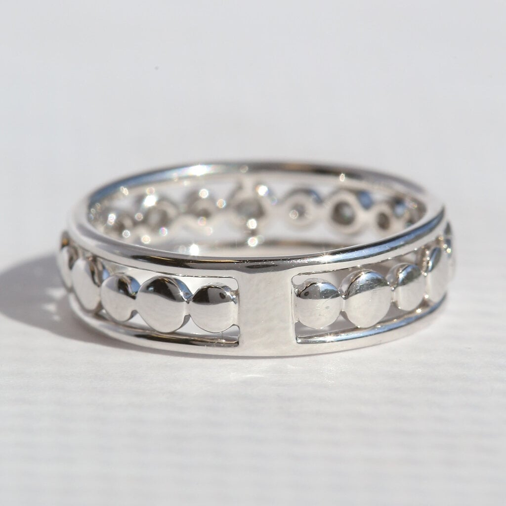 American Jewelry 14k White Gold .27ctw Diamond Bezel Triple Row Fashion Band Ring