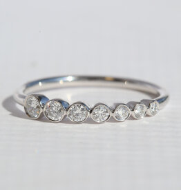 American Jewelry 14k White Gold .25ctw Diamond Bezel Ascending Size Wedding Band