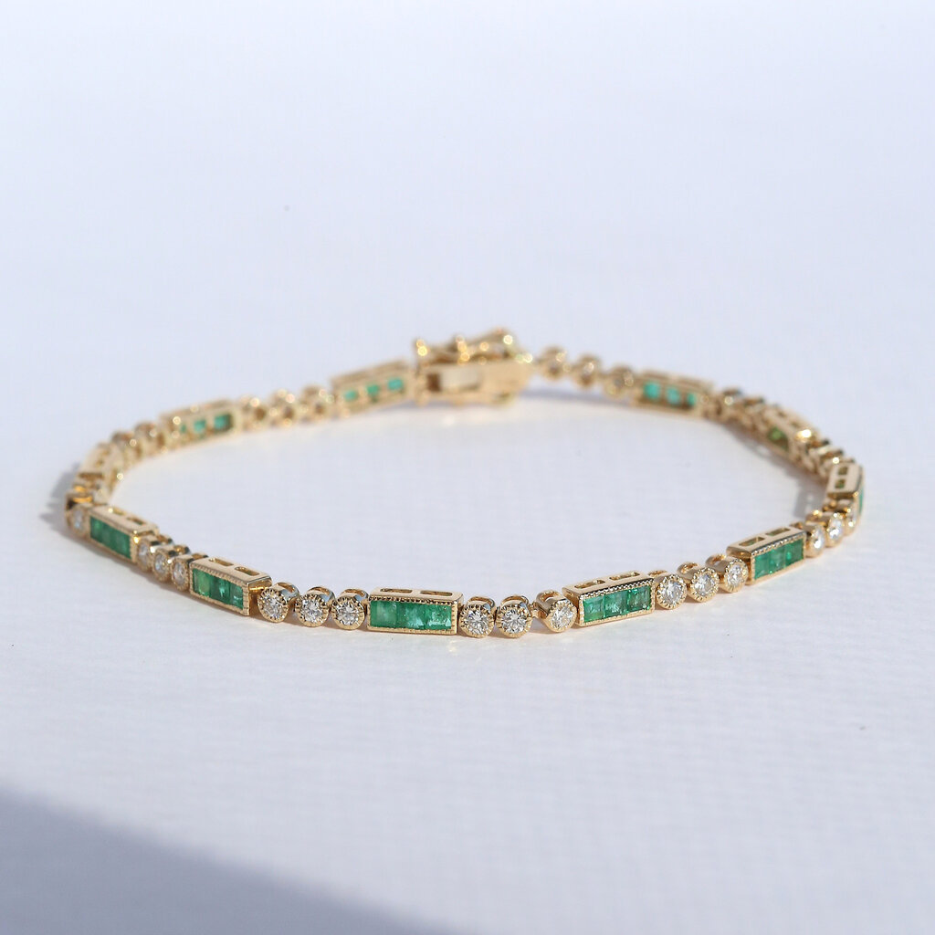 American Jewelry 14k Yellow Gold 2.11ctw Emerald 1.26ctw Diamond Milgrain Bezel Bracelet