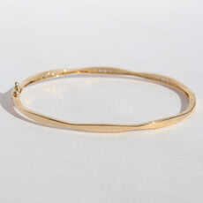 American Jewelry 14k Yellow Gold .38ctw Diamond Hinged Bangle Bracelet