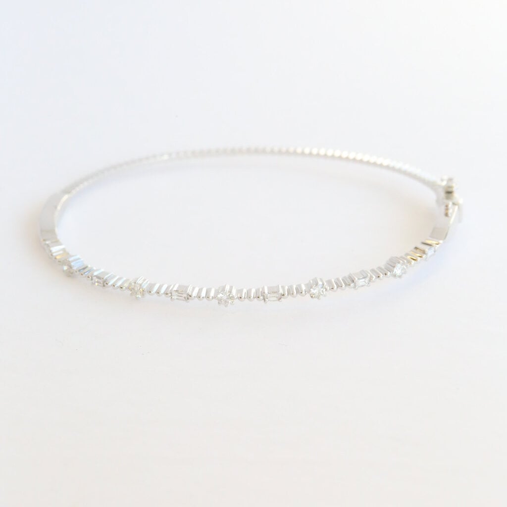 American Jewelry 14k White Gold .39ctw Diamond Baguette & Round Station Hinged Bangle Bracelet