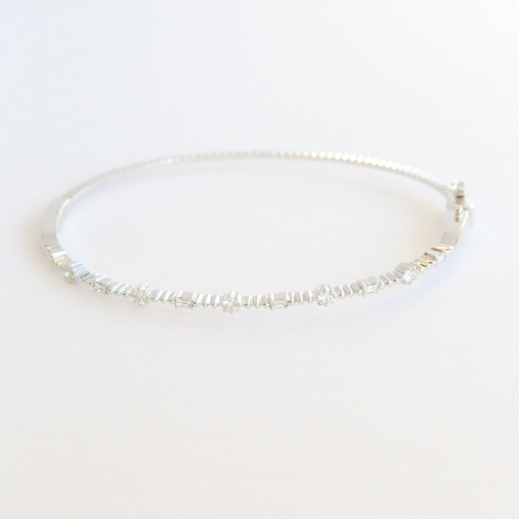 American Jewelry 14k White Gold .39ctw Diamond Baguette & Round Station Hinged Bangle Bracelet