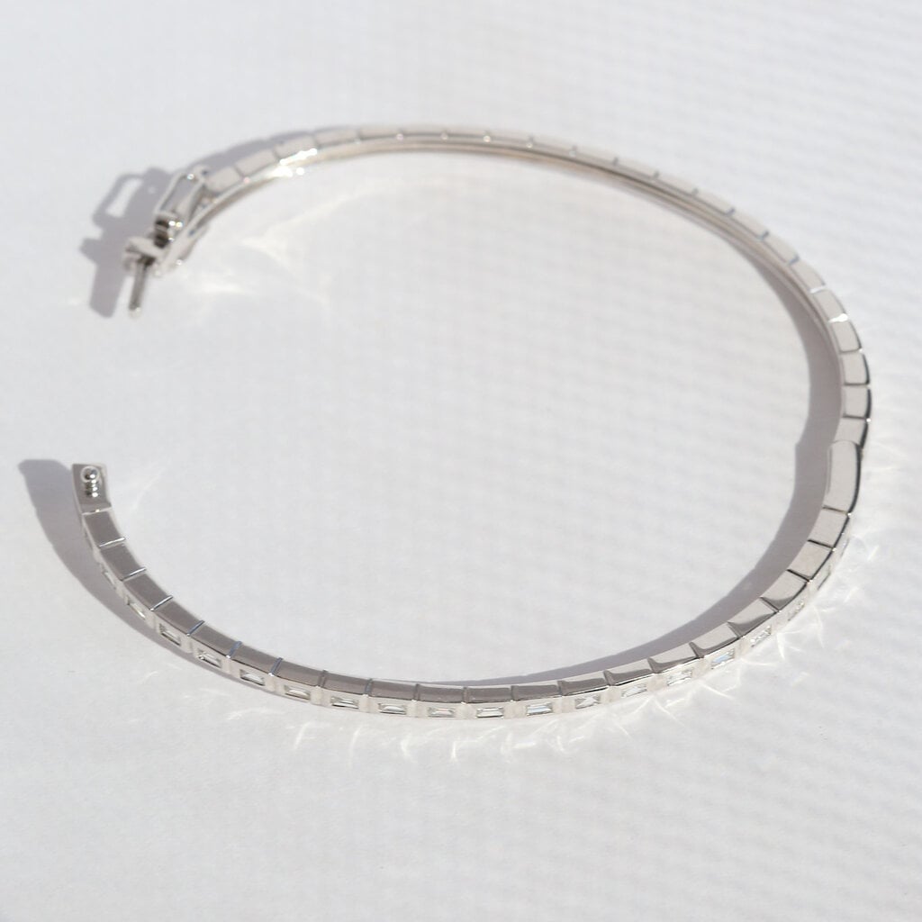 American Jewelry 14k White Gold .54ctw Baguette Bezel Bangle Bracelet