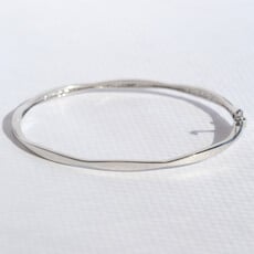 American Jewelry 14k White Gold .38ctw Diamond Hinged Bangle Bracelet