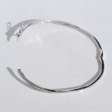 American Jewelry 14k White Gold .38ctw Diamond Hinged Bangle Bracelet