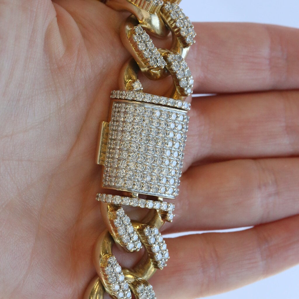 American Jewelry 14k Yellow Gold 14.5ctw Round Diamond Pave Heavyweight Mens Curb Bracelet