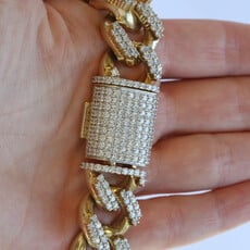 American Jewelry 14k Yellow Gold 14.5ctw Round Diamond Pave Heavyweight Mens Curb Bracelet