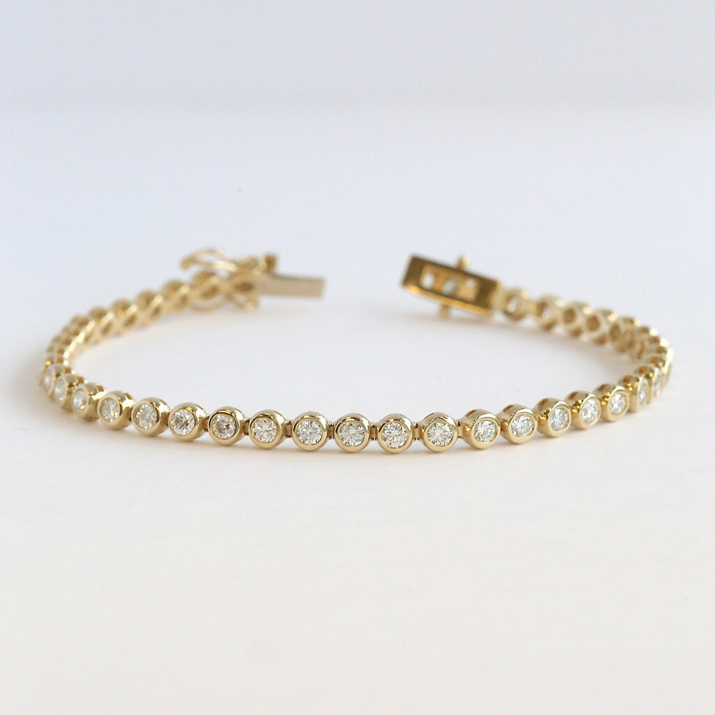 American Jewelry 14k Yellow Gold 2.63ctw Diamond Bezel Tennis Bracelet (7.5")