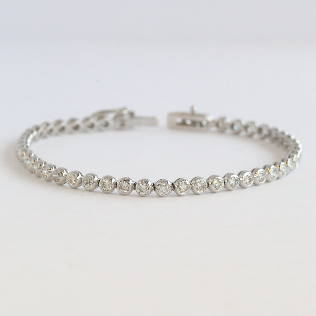 American Jewelry 14k White Gold 2.40ctw Diamond Bezel Tennis Bracelet (7.5")