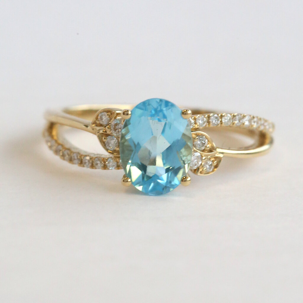 American Jewelry 14k Yellow Gold 1.55ct Blue Topaz .15ctw Diamond Oval Ring