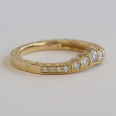 American Jewelry 14k Yellow Gold .33ctw Diamond Milgrain Curved Contour Wedding Band