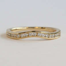 American Jewelry 14k Yellow Gold .25ctw Diamond Channel Set Curved Contour Wedding Band