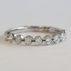 American Jewelry 14k White Gold .41ctw Diamond Milgrain Scalloped Wedding Band