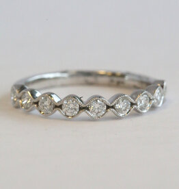 American Jewelry 14k White Gold .41ctw Diamond Milgrain Scalloped Wedding Band