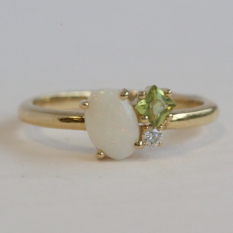 American Jewelry 14k Yellow Gold .46ct Opal, .18ct Peridot, .04ct Diamond Ring