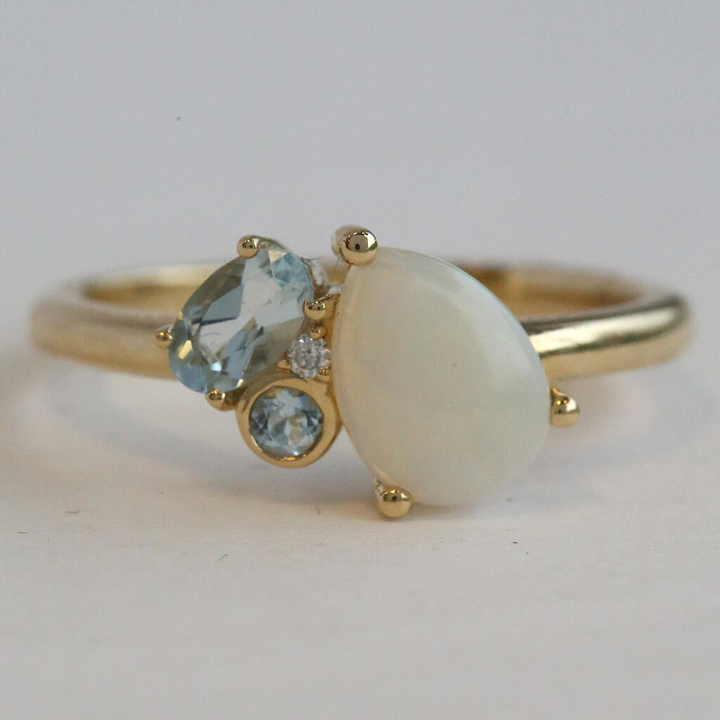 American Jewelry 14k Yellow Gold .63ct Opal .24ct Aquamarine Diamond Accent Ring