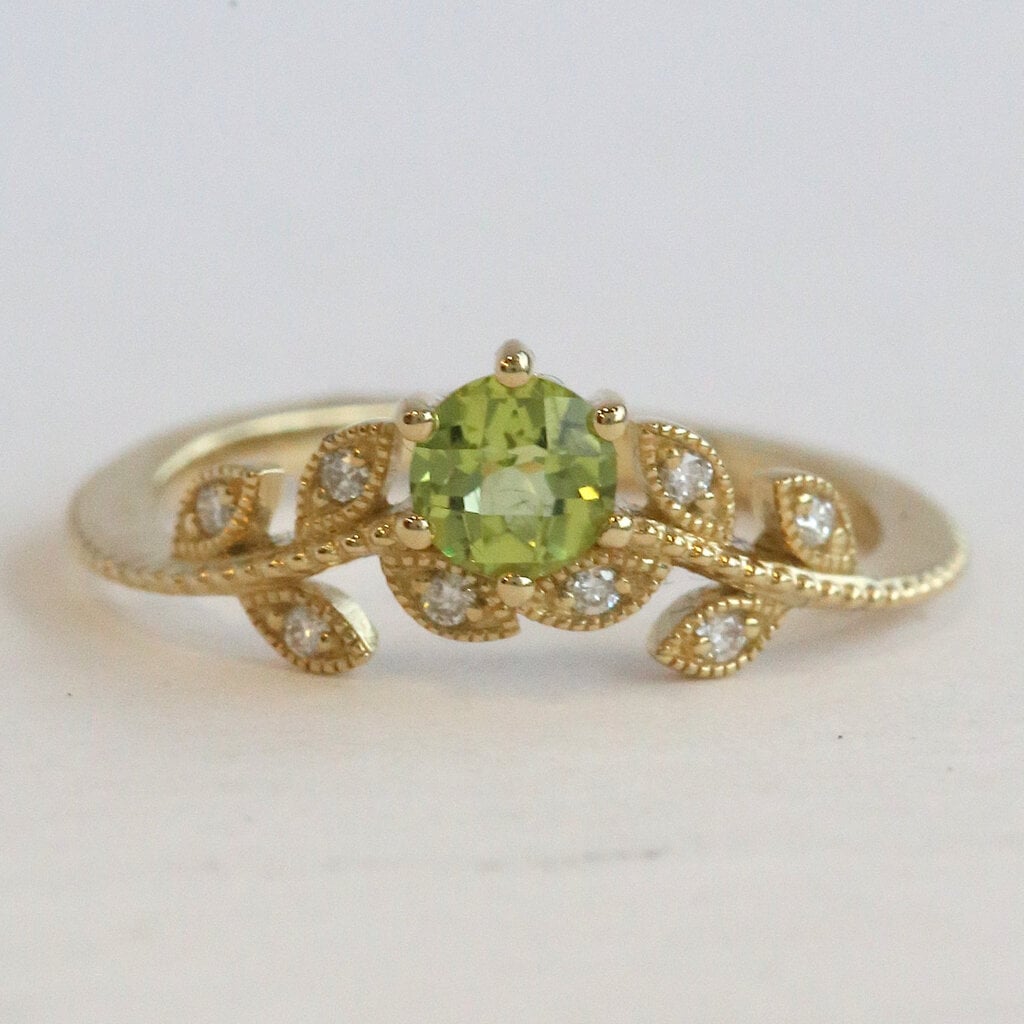 American Jewelry 14k Yellow Gold .43ct Peridot .07ctw Diamond Milgrain Leaf Design Ring
