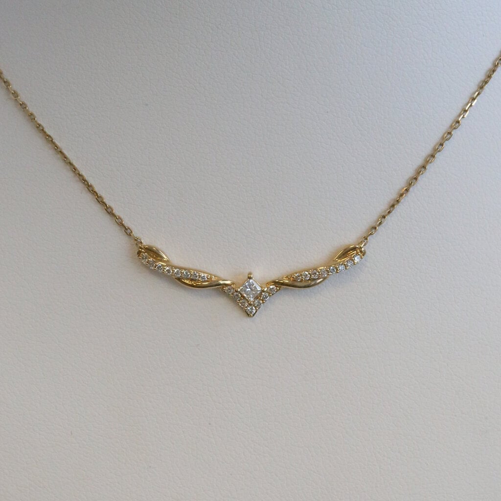 American Jewelry 14k Yellow Gold .25ctw Diamond Twisted V Necklace