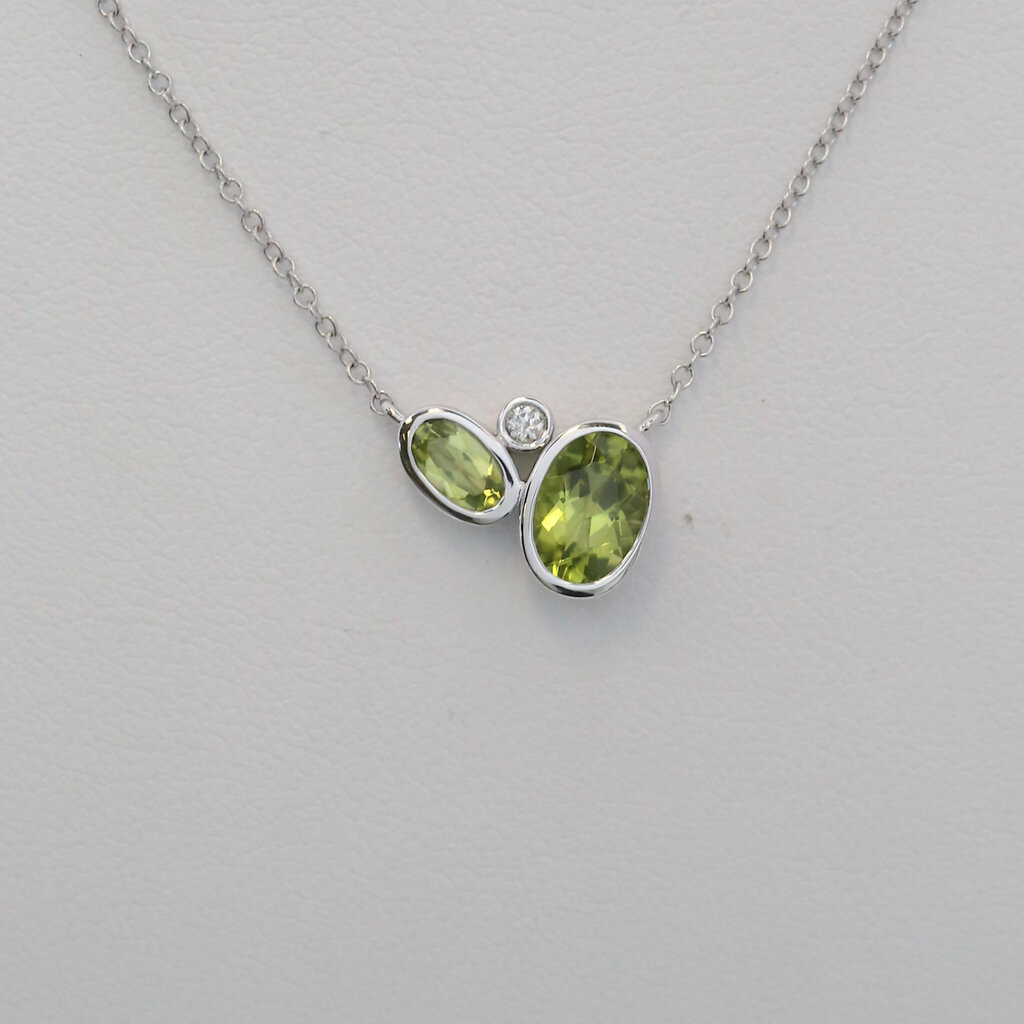 American Jewelry 14k White Gold 1.08ctw Peridot & Diamond Accent Bezel Necklace