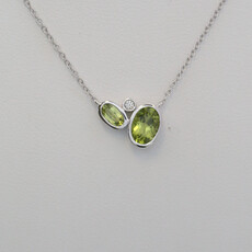 American Jewelry 14k White Gold 1.08ctw Peridot & Diamond Accent Bezel Necklace