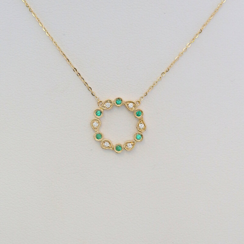 American Jewelry 14k Yellow Gold .04ctw Diamond .05ctw Emerald Milgrain Open Circle Necklace