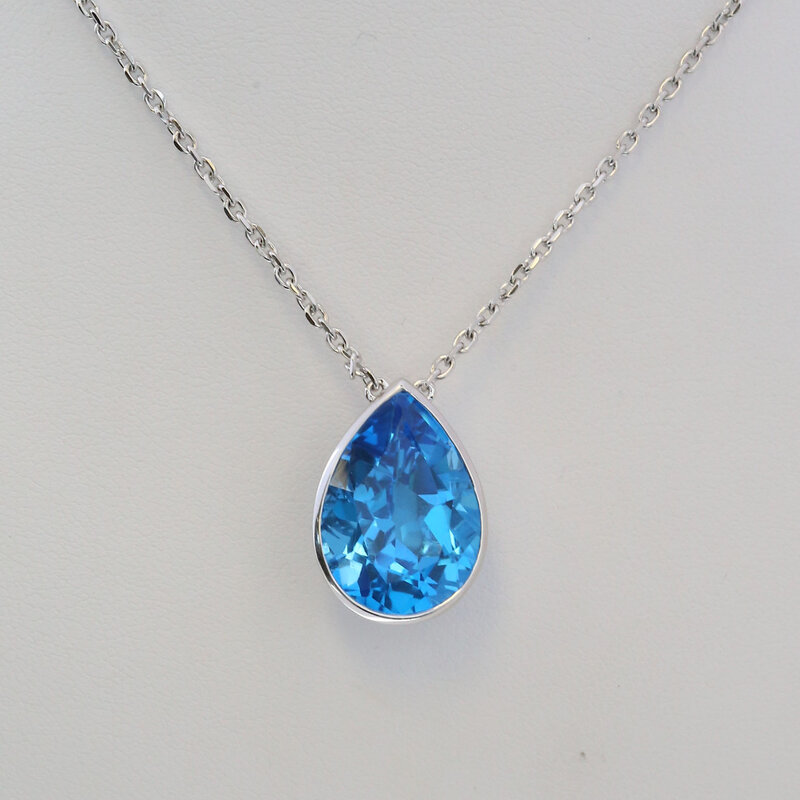 American Jewelry 14k White Gold 12.6ct Blue Topaz .17ctw Diamond Station Necklace
