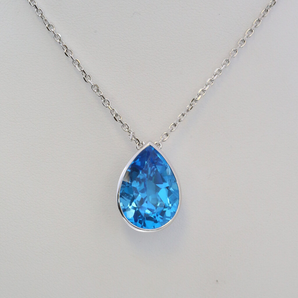 American Jewelry 14k White Gold 12.6ct Blue Topaz .17ctw Diamond Station Necklace