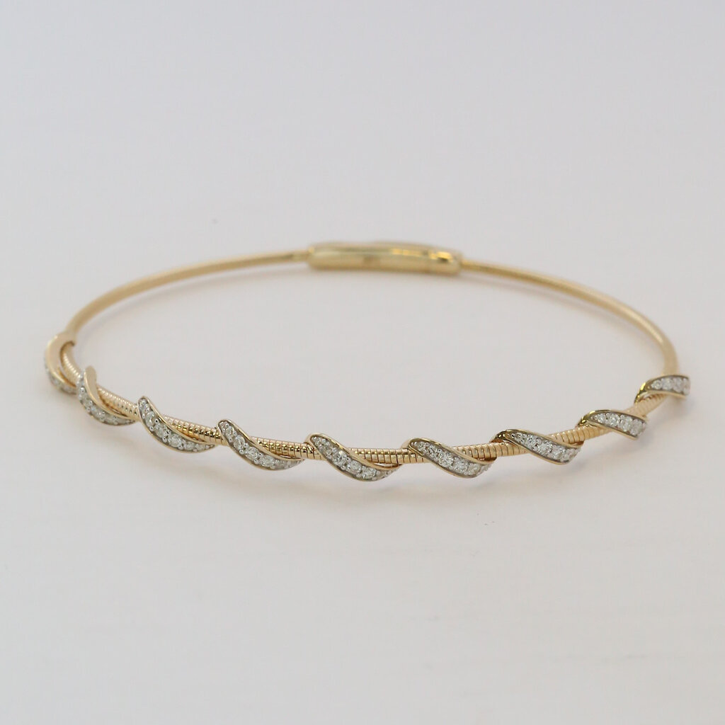 American Jewelry 14k Yellow Gold .60ctw Diamond Wrapped Design Bangle Bracelet