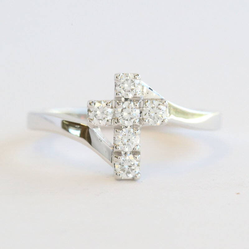 American Jewelry 14k White Gold .35ctw Diamond Cross Bypass Ring