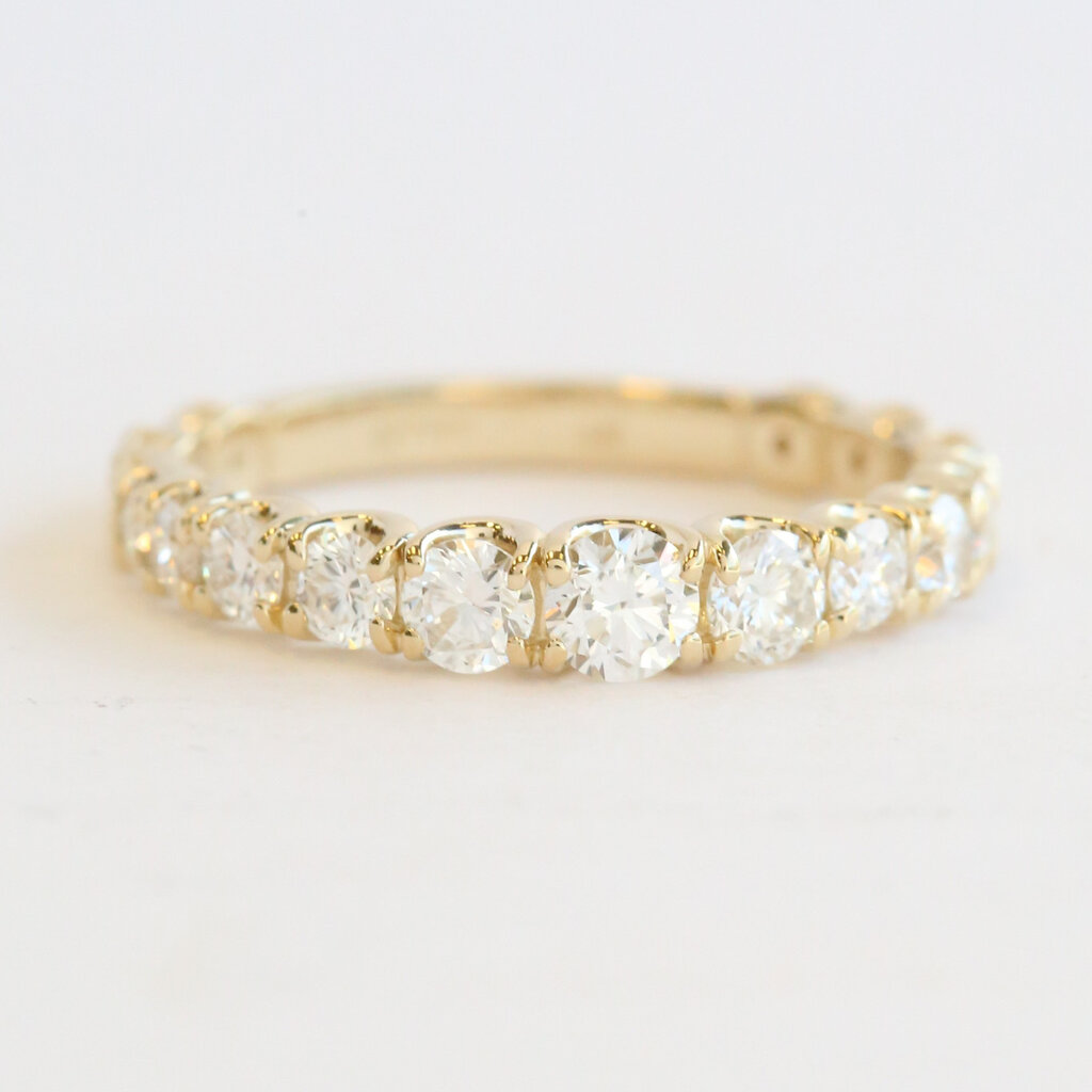 American Jewelry 14k Yellow Gold .88ctw Diamond Wedding Band