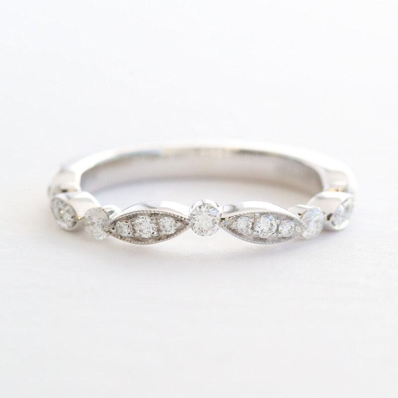 American Jewelry 14k White Gold .35ctw Diamond Scalloped Milgrain Wedding Band