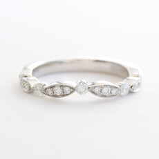 American Jewelry 14k White Gold .35ctw Diamond Scalloped Milgrain Wedding Band