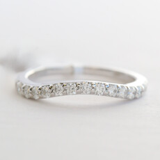 American Jewelry 14k White Gold .45ctw Diamond Curved Contour Wedding Band