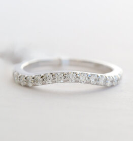 American Jewelry 14k White Gold .45ctw Diamond Curved Contour Wedding Band