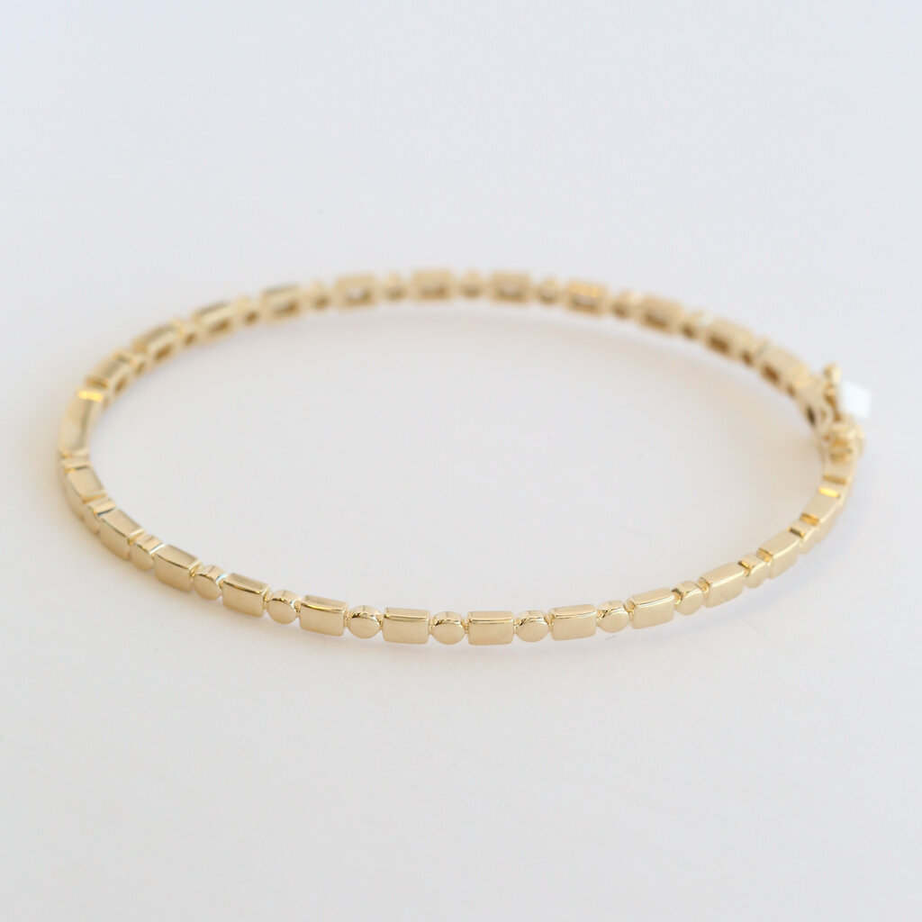 American Jewelry 14k Yellow Gold .38ctw Baguette & Round Diamond Bangle Bracelet