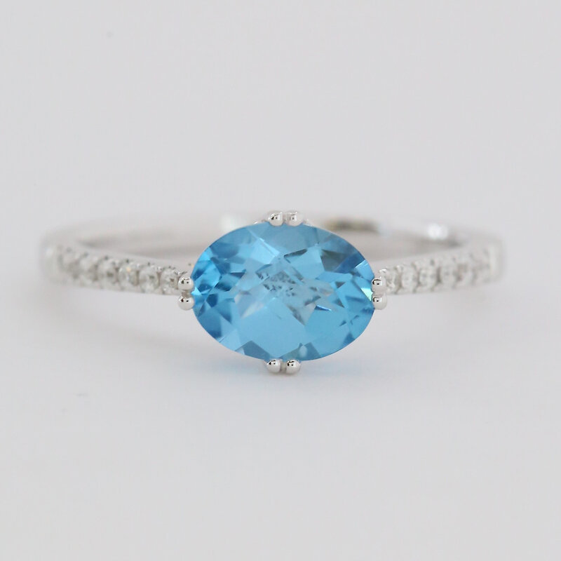 American Jewelry 14k White Gold 1.09ct Blue Topaz .11ctw Diamond  East to West Oval Ring