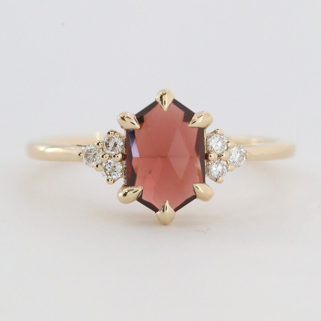 American Jewelry 14k Yellow Gold 1.09ctw Garnet .12ctw Diamond Hexagon Ring