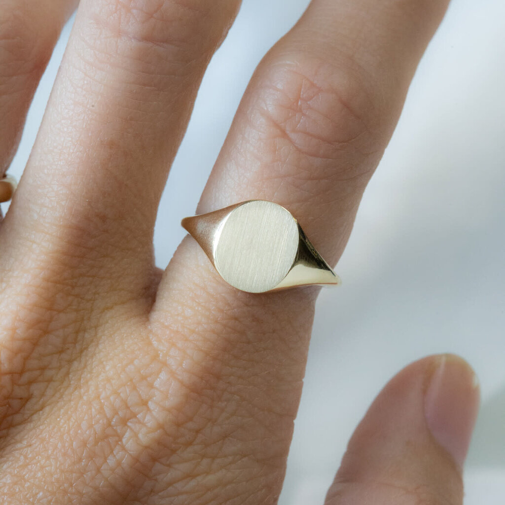 American Jewelry American Classic Oval Signet Ring | Ladies