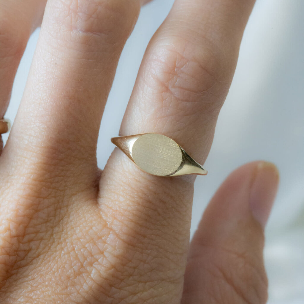 American Jewelry American Classic Oval Signet Ring | Ladies